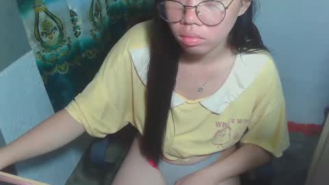 Snapshot of asian_rhean chatting on 03-05-25, 12:05 Rhean online show from 03-05-25, 12:05