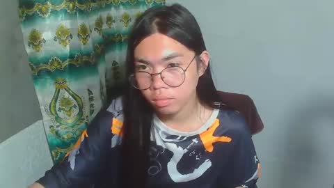 Snapshot of asian_rhean chatting on 03-05-25, 06:12 Rhean online show from 03-05-25, 06:12