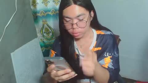 Snapshot of asian_rhean chatting on 03-06-25, 01:05 Rhean online show from 03-06-25, 01:05