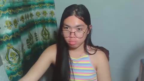 Snapshot of asian_rhean chatting on 03-07-25, 05:17 Rhean online show from 03-07-25, 05:17