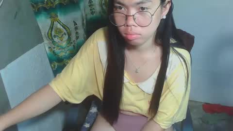 Snapshot of asian_rhean chatting on 03-12-25, 05:38 Rhean online show from 03-12-25, 05:38