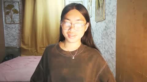 Snapshot of asian_rhean chatting on 09-14-25, 11:26 Rhean online show from 09-14-25, 11:26