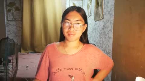 Snapshot of asian_rhean chatting on 09-18-25, 05:48 Rhean online show from 09-18-25, 05:48