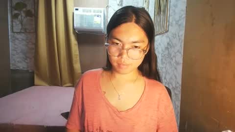 Snapshot of asian_rhean chatting on 09-19-25, 12:50 Rhean online show from 09-19-25, 12:50