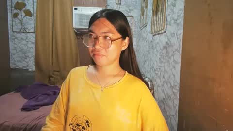 Snapshot of asian_rhean chatting on 09-21-25, 11:50 Rhean online show from 09-21-25, 11:50