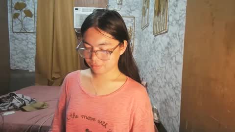 Snapshot of asian_rhean chatting on 09-24-25, 08:06 Rhean online show from 09-24-25, 08:06