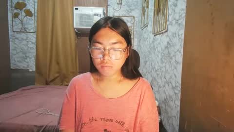 Snapshot of asian_rhean chatting on 09-24-25, 10:46 Rhean online show from 09-24-25, 10:46