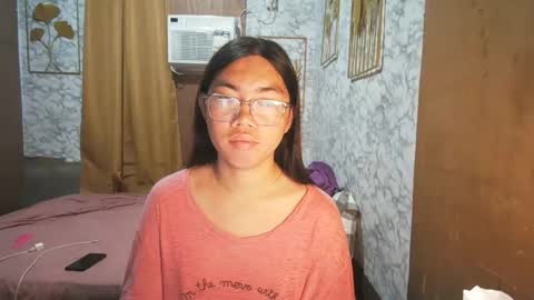 Snapshot of asian_rhean chatting on 09-25-25, 10:24 Rhean online show from 09-25-25, 10:24