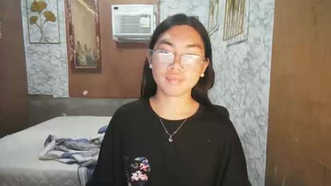 Snapshot of asian_rhean chatting on 10-06-25, 06:55 Rhean online show from 10-06-25, 06:55