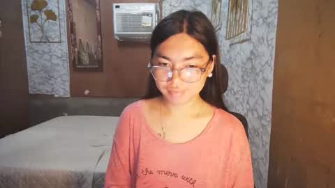 Snapshot of asian_rhean chatting on 10-06-25, 10:51 Rhean online show from 10-06-25, 10:51