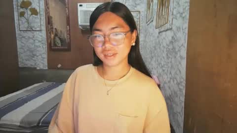 Snapshot of asian_rhean chatting on 10-13-25, 10:54 Rhean online show from 10-13-25, 10:54