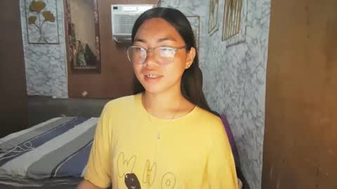 Snapshot of asian_rhean chatting on 10-14-25, 11:05 Rhean online show from 10-14-25, 11:05