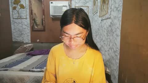 Snapshot of asian_rhean chatting on 11-05-25, 10:54 Rhean online show from 11-05-25, 10:54