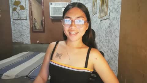 Snapshot of asian_rhean chatting on 11-07-25, 08:47 Rhean online show from 11-07-25, 08:47