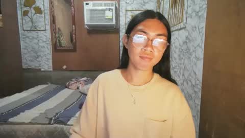 Snapshot of asian_rhean chatting on 11-08-25, 11:32 Rhean online show from 11-08-25, 11:32