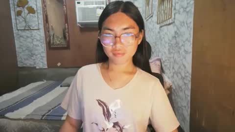 Snapshot of asian_rhean chatting on 11-11-25, 10:37 Rhean online show from 11-11-25, 10:37