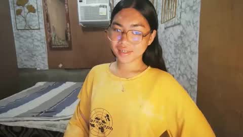 Snapshot of asian_rhean chatting on 11-17-25, 10:15 Rhean online show from 11-17-25, 10:15