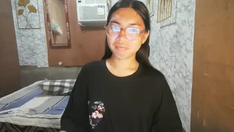 Snapshot of asian_rhean chatting on 11-21-25, 10:19 Rhean online show from 11-21-25, 10:19