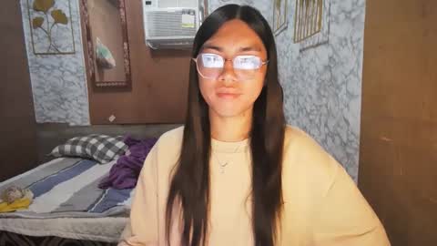 Snapshot of asian_rhean chatting on 11-23-25, 01:49 Rhean online show from 11-23-25, 01:49