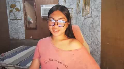 Snapshot of asian_rhean chatting on 11-24-25, 11:37 Rhean online show from 11-24-25, 11:37