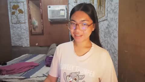 Snapshot of asian_rhean chatting on 11-25-25, 10:43 Rhean online show from 11-25-25, 10:43