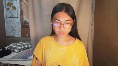 Snapshot of asian_rhean chatting on 11-30-25, 11:31 Rhean online show from 11-30-25, 11:31