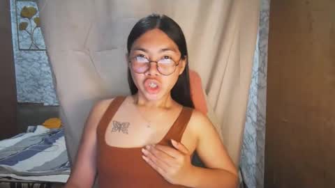 Snapshot of asian_rhean chatting on 12-02-25, 10:20 Rhean online show from 12-02-25, 10:20