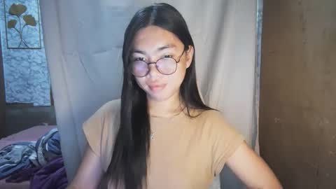 Snapshot of asian_rhean chatting on 12-13-25, 11:32 Rhean online show from 12-13-25, 11:32