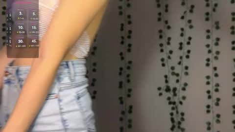 Snapshot of asian_vi chatting on 11-10-25, 08:24 My name Vi online show from 11-10-25, 08:24