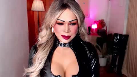 Snapshot of asianassetxxx chatting on 10-01-25, 08:42 nicole online show from 10-01-25, 08:42