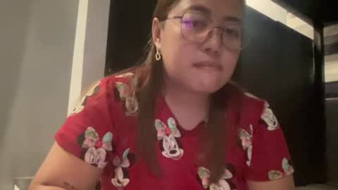 Snapshot of asianbunny10 chatting on 10-21-25, 04:46 Curvy online show from 10-21-25, 04:46