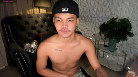 Snapshot of asianhugescott chatting on 11-01-25, 05:26 VICTORIA SCOTT online show from 11-01-25, 05:26