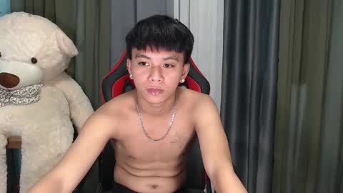 Snapshot of asianhunk_zam chatting on 12-12-24, 12:55 Zam online show from 12-12-24, 12:55