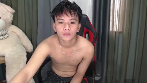 Snapshot of asianhunk_zam chatting on 12-30-24, 04:09 Zam online show from 12-30-24, 04:09