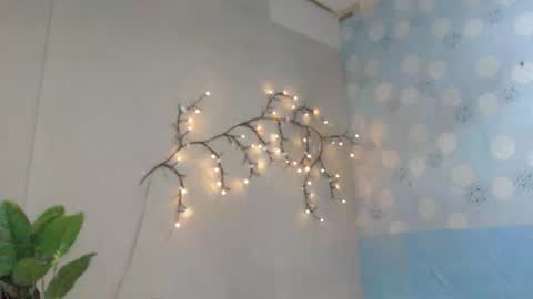 Snapshot of asianindulgent chatting on 01-18-26, 01:04 AMARA online show from 01-18-26, 01:04