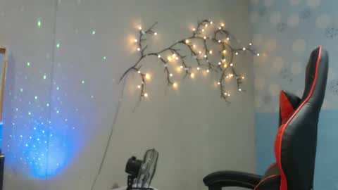 Snapshot of asianindulgent chatting on 03-05-26, 05:31 AMARA online show from 03-05-26, 05:31