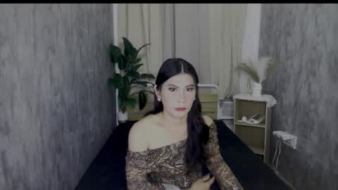 asianloreen24 online show from 12-18-25, 11:49