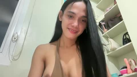 Snapshot of asianpinay1229 chatting on 09-28-25, 09:31 Patricia online show from 09-28-25, 09:31