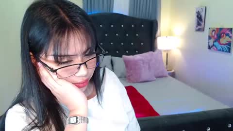 Snapshot of asias_hotkiara chatting on 01-12-25, 12:55 KIARA online show from 01-12-25, 12:55
