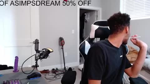 Snapshot of asimpsdream chatting on 10-17-25, 01:57 asimpsdream online show from 10-17-25, 01:57