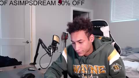 Snapshot of asimpsdream chatting on 11-01-25, 01:35 asimpsdream online show from 11-01-25, 01:35