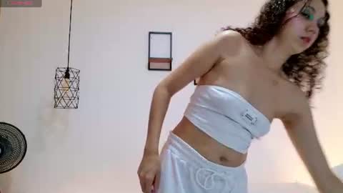 Snapshot of aslysande chatting on 06-23-26, 05:27 aslysande online show from 06-23-26, 05:27