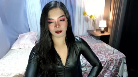 Snapshot of asmodeus_daughter chatting on 02-16-25, 02:43 Margaux Miller online show from 02-16-25, 02:43