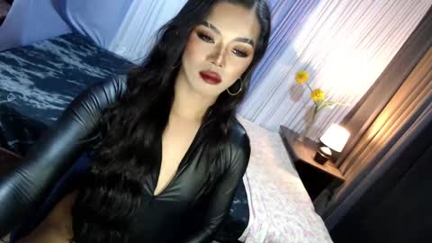 Snapshot of asmodeus_daughter chatting on 03-06-25, 08:16 Margaux Miller online show from 03-06-25, 08:16