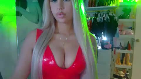 Snapshot of aspenmadden chatting on 02-25-25, 09:46 iwantaspen online show from 02-25-25, 09:46