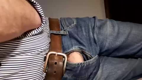 Will take commands from GuysWomenCouples etc online show from 02-28-25, 09:44