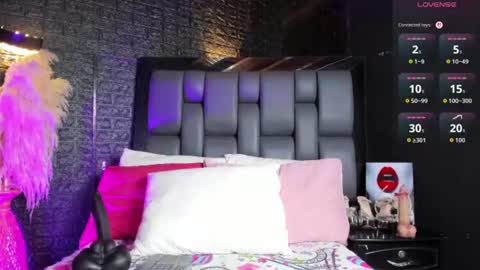 Nahomi  online show from 07-27-26, 10:33