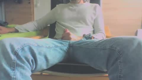 Chriss online show from 05-19-26, 03:18