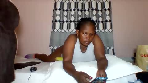 FLORAH DANIEL online show from 11-11-25, 06:08