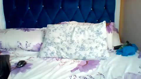 FLORAH DANIEL online show from 07-09-26, 06:39